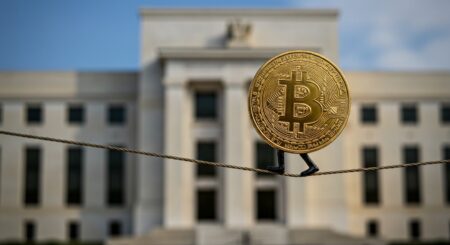 InfoCryptofr   Bitcoin Face à la Fed  Stagnation ou Rebond 